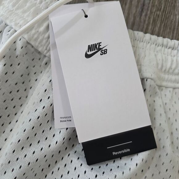 Nike SB Basketball Reversible Mesh Shorts Swingman Black White Men's Size Small - Picture 5 of 9